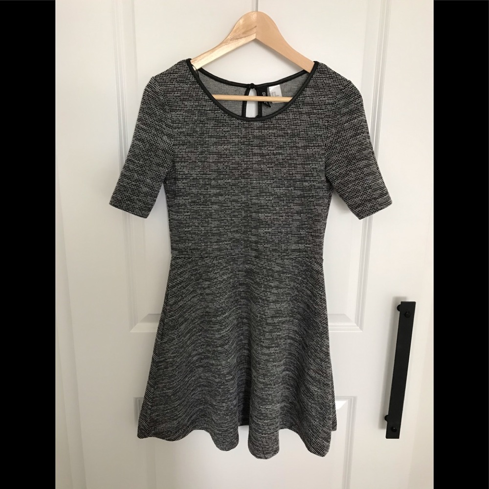 H&M Dividend - Adorable A-line dress!